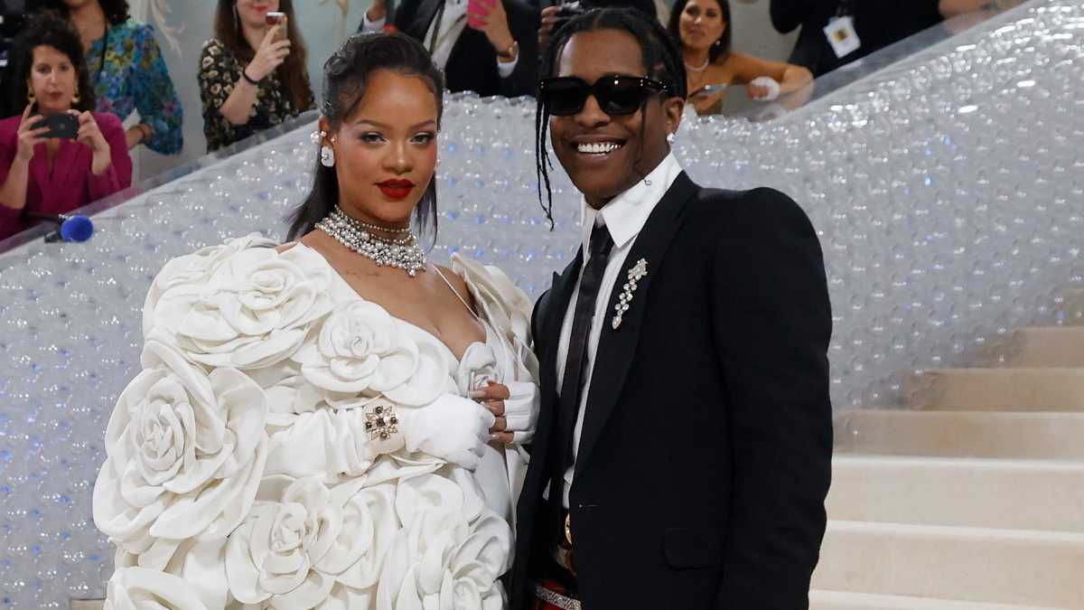 The name of Rihanna's son has finally been revealed; it honors a famous ...