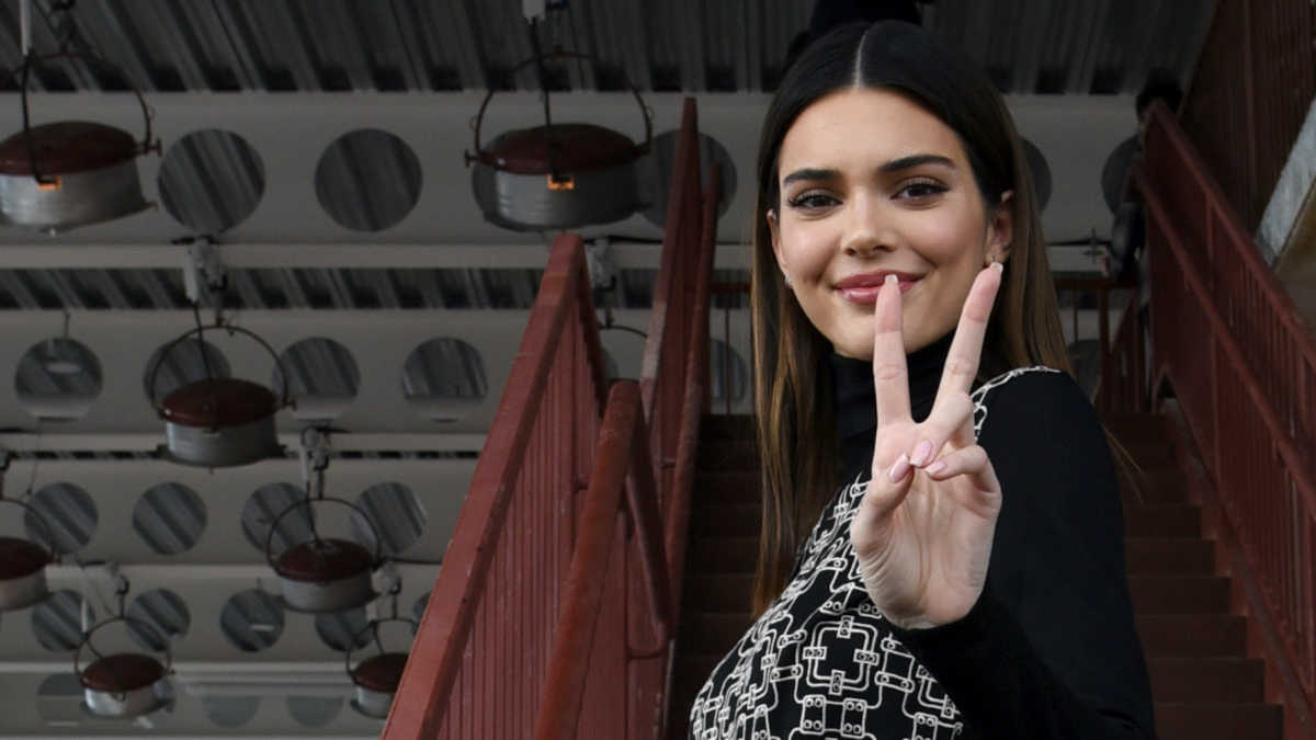 Kendall Jenner Launches Her Own Tequila Brand Here S Everything You Need To Know Mamaslatinas Com