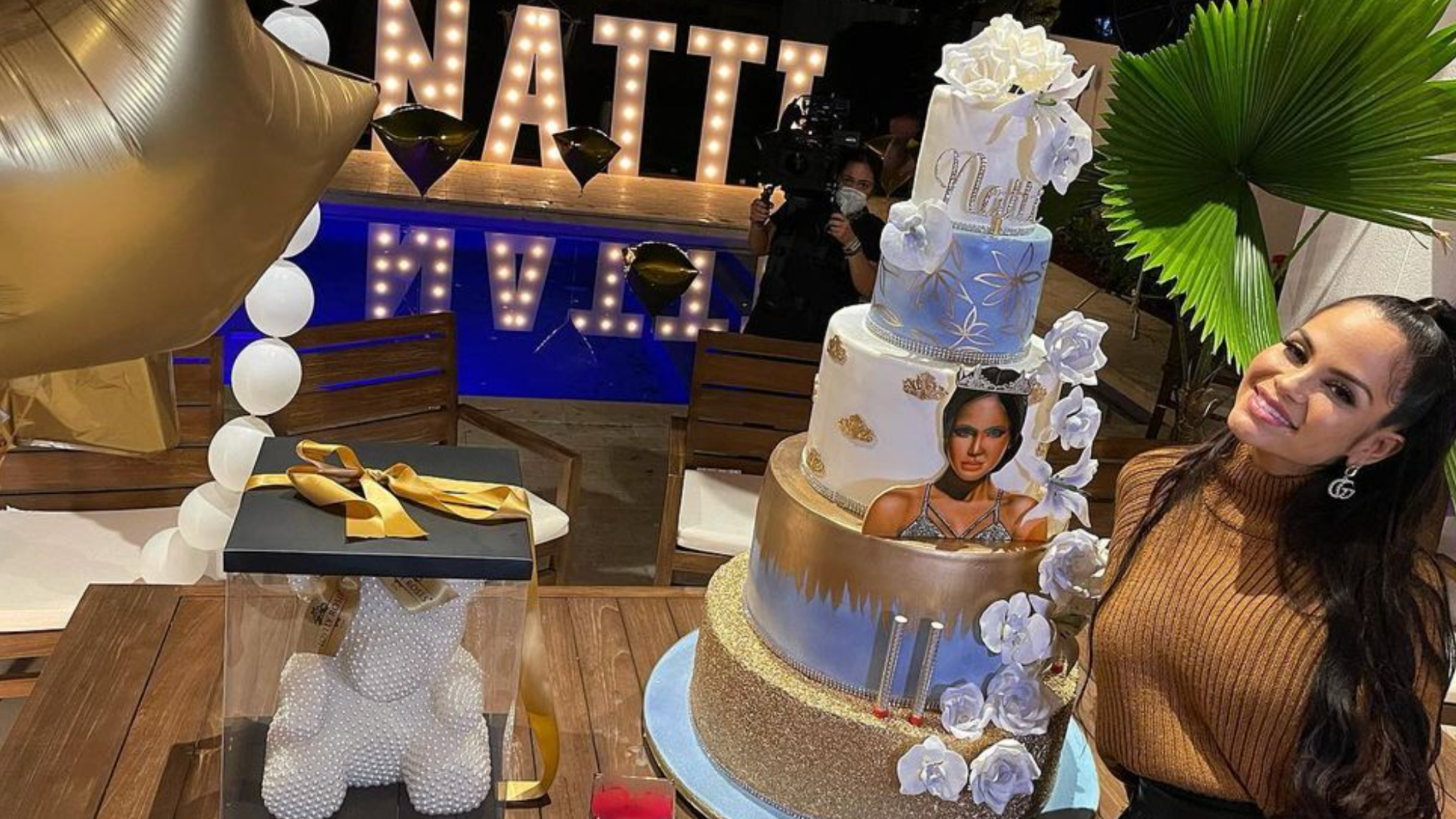 Celebrities' Best Cakes: See Treats From Jennifer Lopez, Kelly Ripa, More