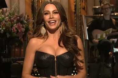 Sofia Vegara rocks the accent(s) on SNL (VIDEOS)