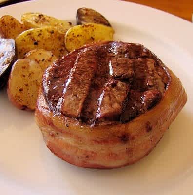 Filet De Mignon Con Tocino Una Receta Digna De Un Chef Que Prepararas En Minutos Mamaslatinas Com Filet De Mignon Con Tocino Una Receta Digna De Un Chef Que Prepararas En Minutos Mamaslatinas Com