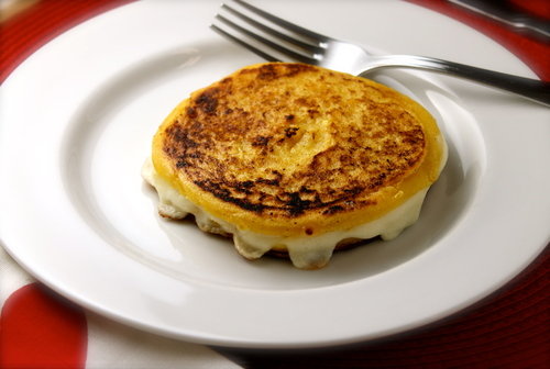 Deliciosa Y FÁCIL Receta De Arepas De Choclo Con Queso Fundido ...