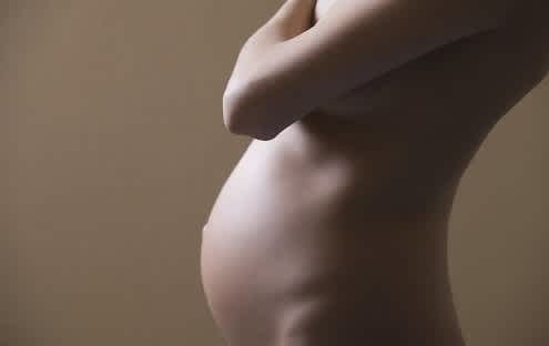 1200px x 900px - SEE: 6 Pregnant celebs pose naked & prove baby bumps are sexy! |  MamasLatinas.com