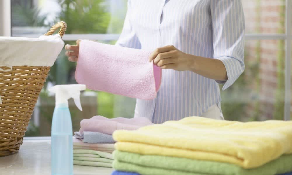 5 Usos inesperados de las toallitas suavizantes para la secadora