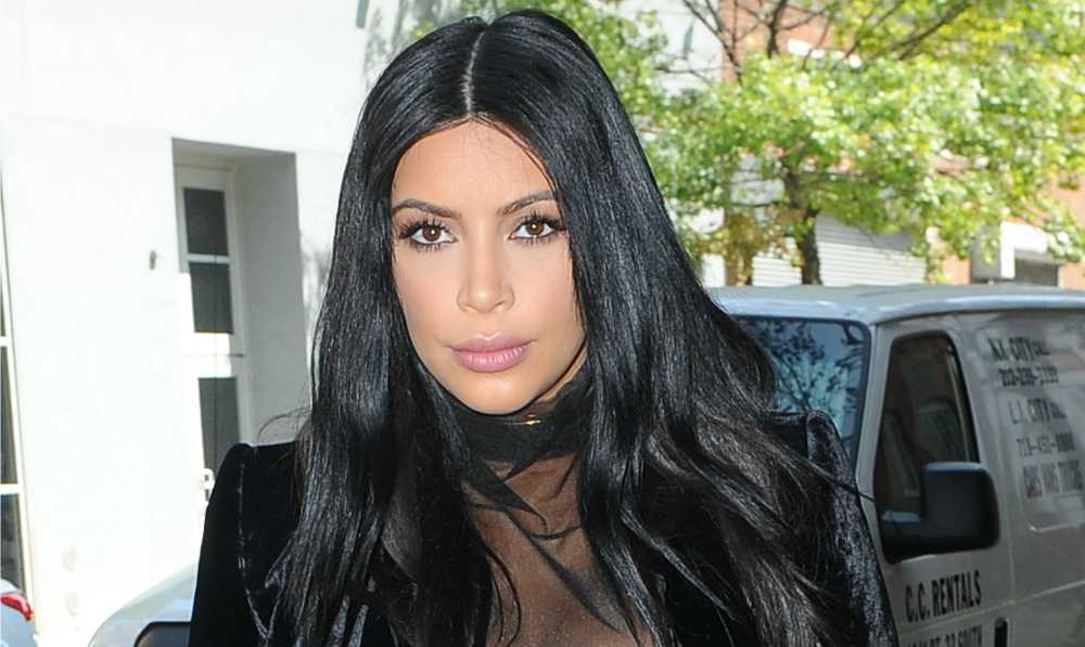 Kim Kardashian's awful outfit may actually put her baby in danger ...