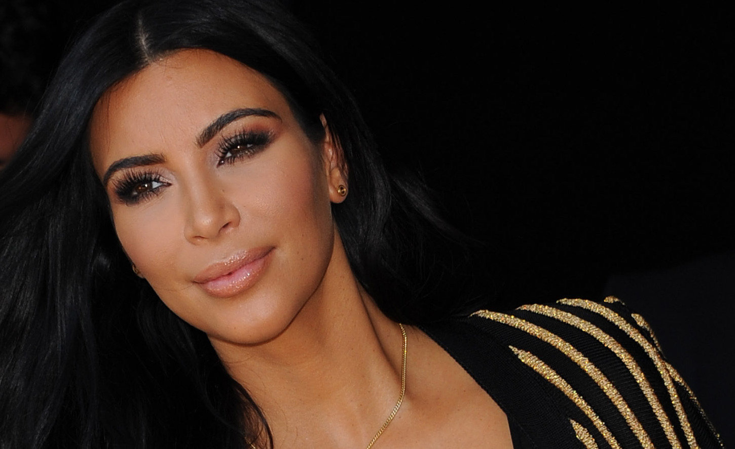 See Kim Kardashian Shows Her Face For The First Time After Giving Birth Photos