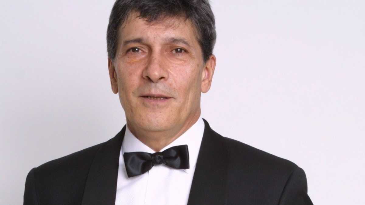 Juan Ferrara tiene una novia 40 años menor que él (FOTOS) | MamasLatinas.com