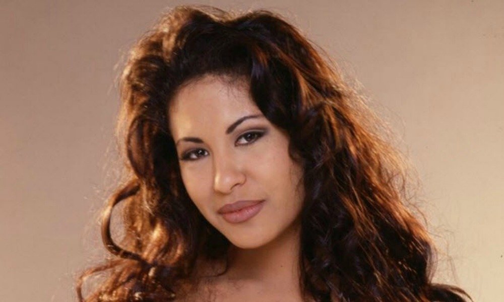 selena quintanilla brown lipstick