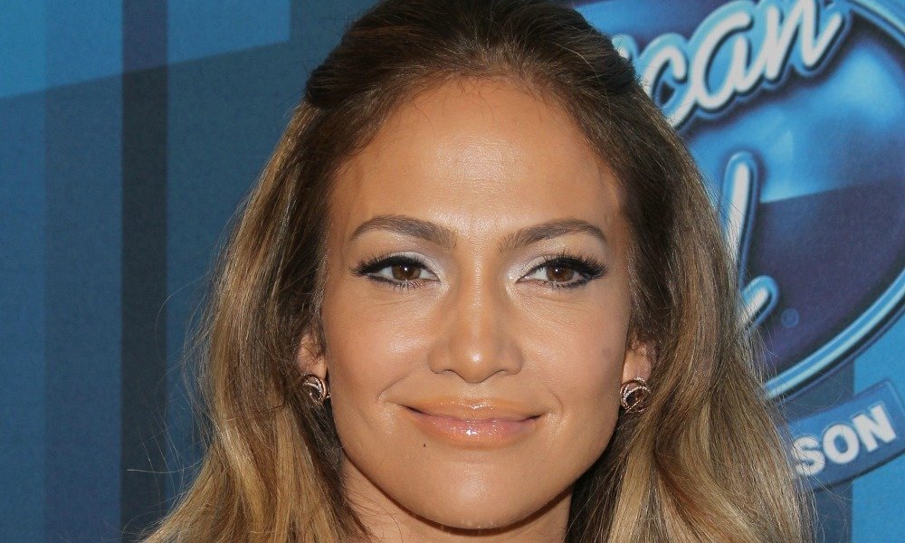 The 6 best highlighters for every Latina skin tone