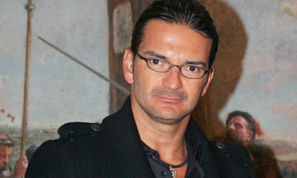 El hijito de Ricardo Arjona debuta como actor y no te