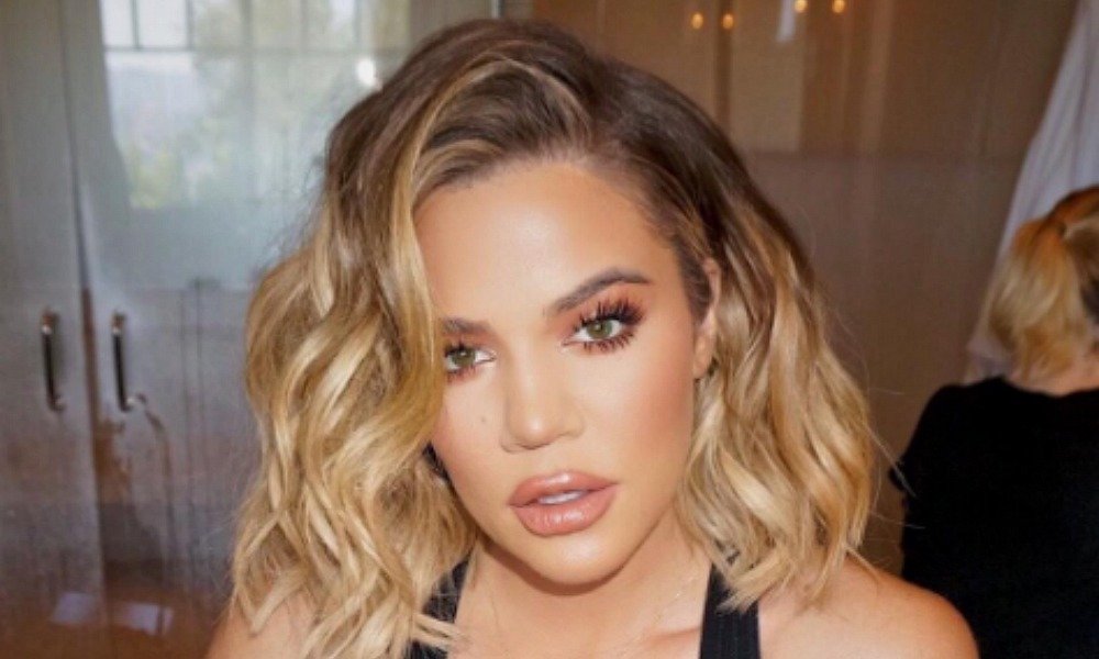 Khloe Kardashian goes back to her natural hair color (PHOTOS