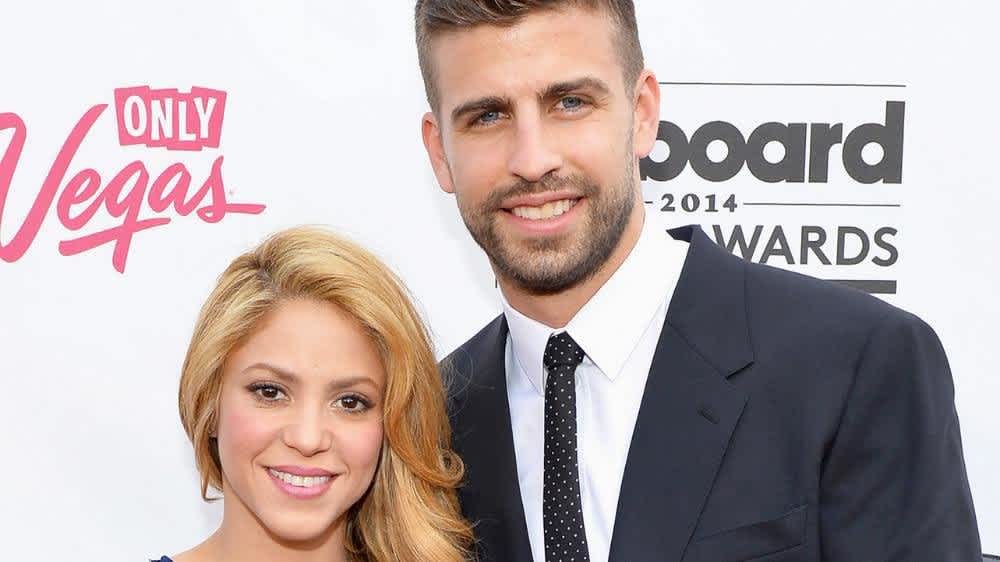 Shakira & Gerard Piqué dispel breakup rumors with one picture