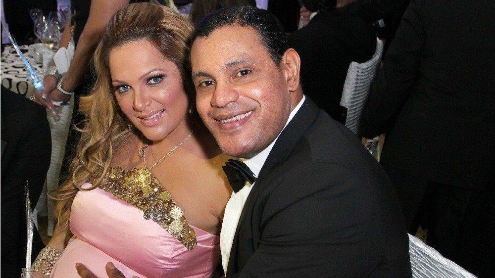Sammy Sosa looks like a sleepy cowboy in party pictures