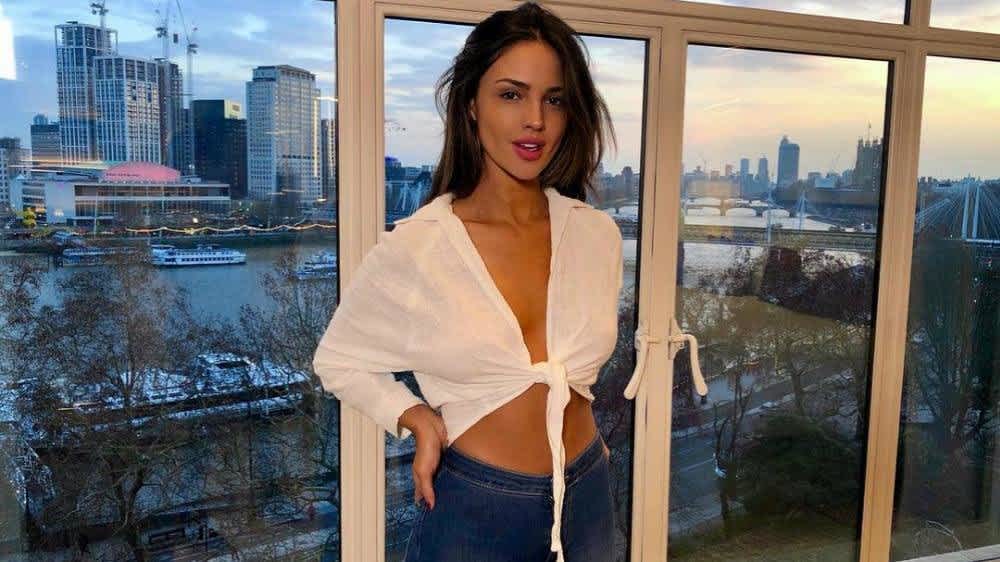 Pictures of Eiza Gonzalez's abs that are just insane