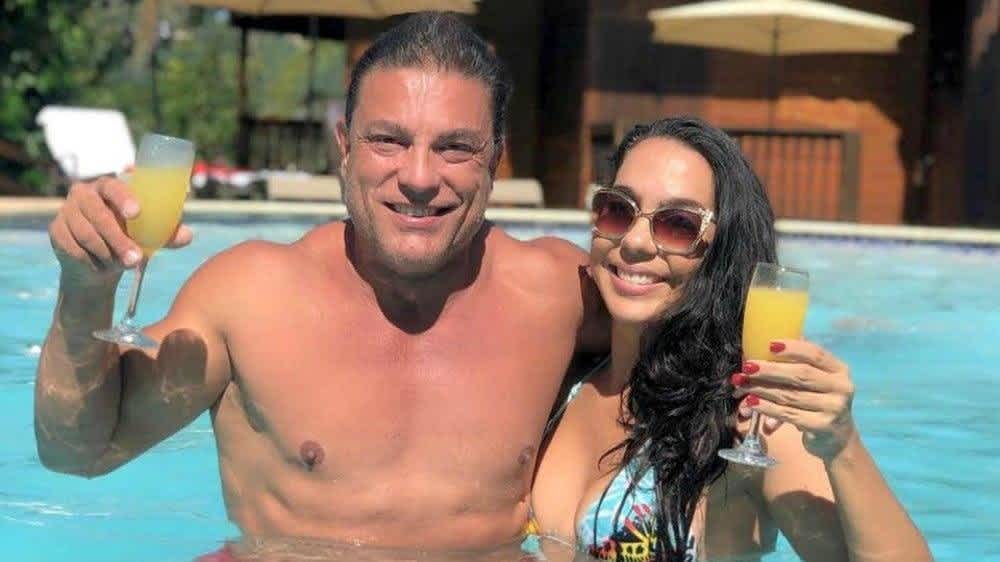 Osvaldo Rios Estrena Romance Con Bella Mujer Boricua Mamaslatinas Com