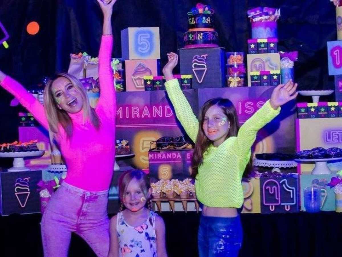 La fiesta de neón que organizó Geraldine Bazán a sus hijas por su  cumpleaños