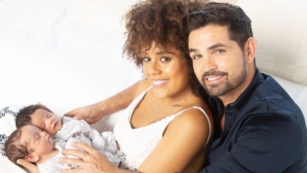 Los Gemelos De Ferdinando Valencia En Sus Fotos Mas Tiernas Mamaslatinas Com Los Gemelos De Ferdinando Valencia En Sus Fotos Mas Tiernas Mamaslatinas Com