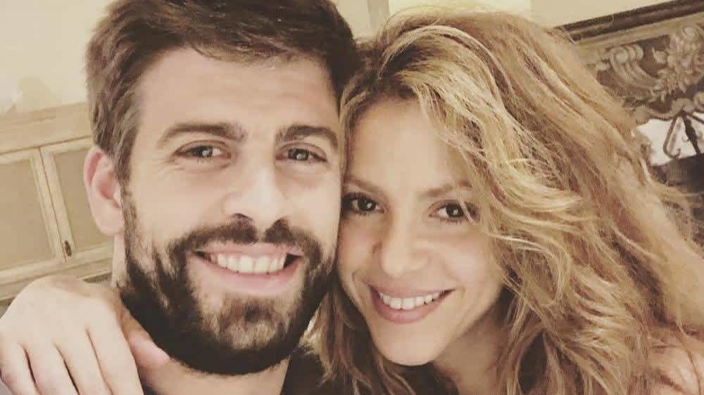 Gerard Pique Shares New Family Photo With Shakira The Kids Mamaslatinas Com