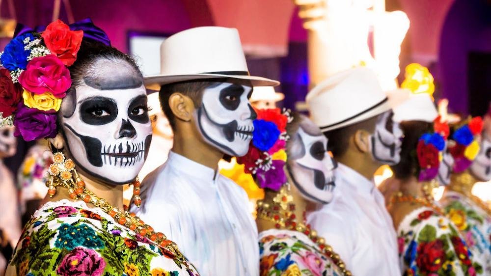 Halloween vs. Día de los Muertos What�s the difference?
