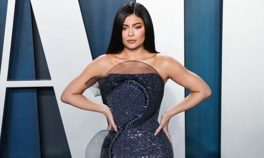 Fans React To Kylie Jenner Leaving Her House With No Makeup Mamaslatinas Com Fans React To Kylie Jenner Leaving Her House With No Makeup Mamaslatinas Com