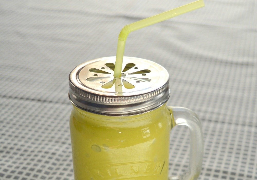 Prepara un poderoso jugo de jengibre para desalojar y darle mejor funcionamiento a tu intestino.