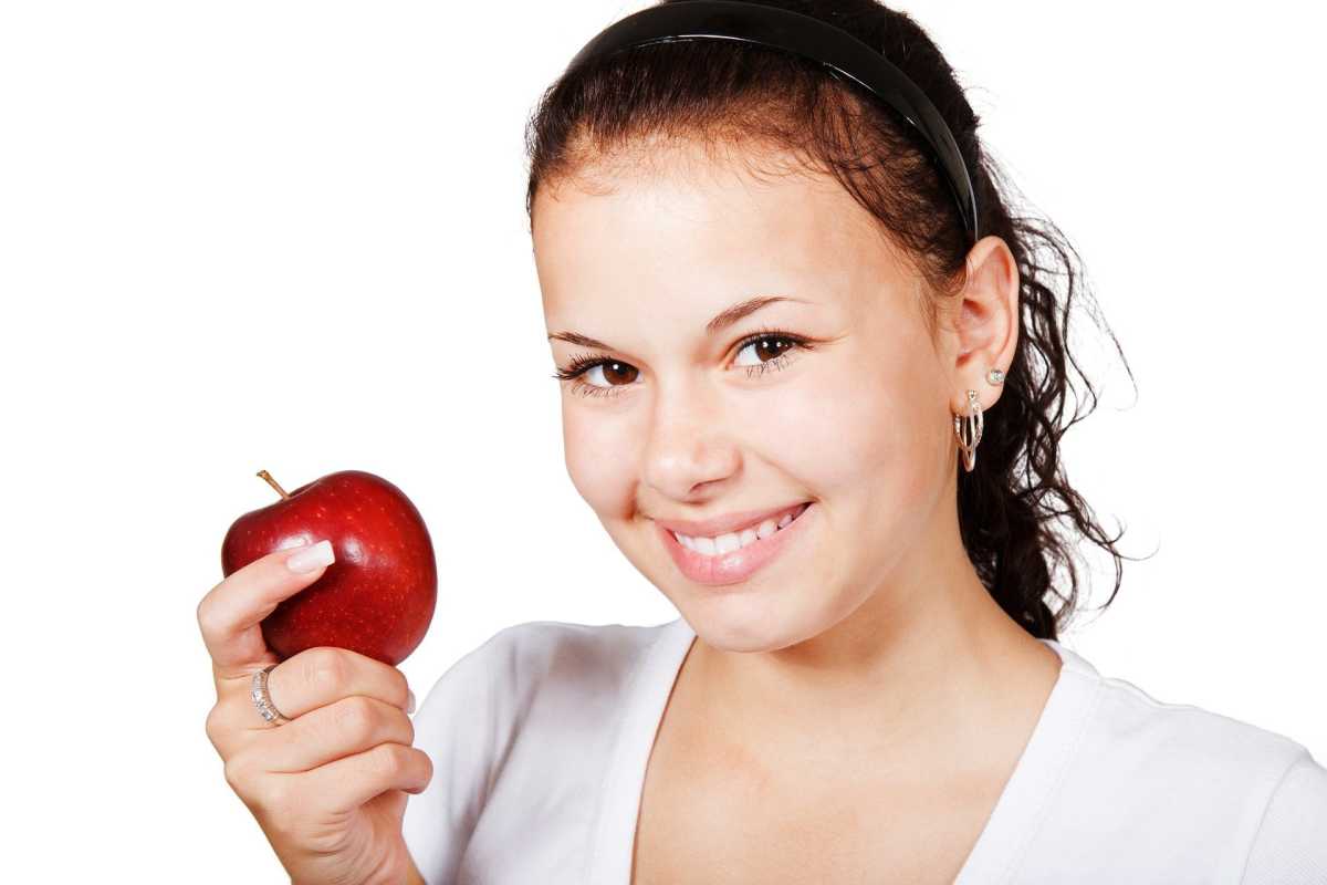 Consume una manzana todos los días por su alto contenido de fibra.
