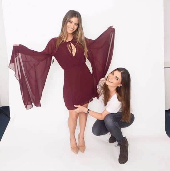 Chiqui escogió a su bella hija como imagen de su tienda online. Chiqui escogió a su bella hija como imagen de su tienda online.