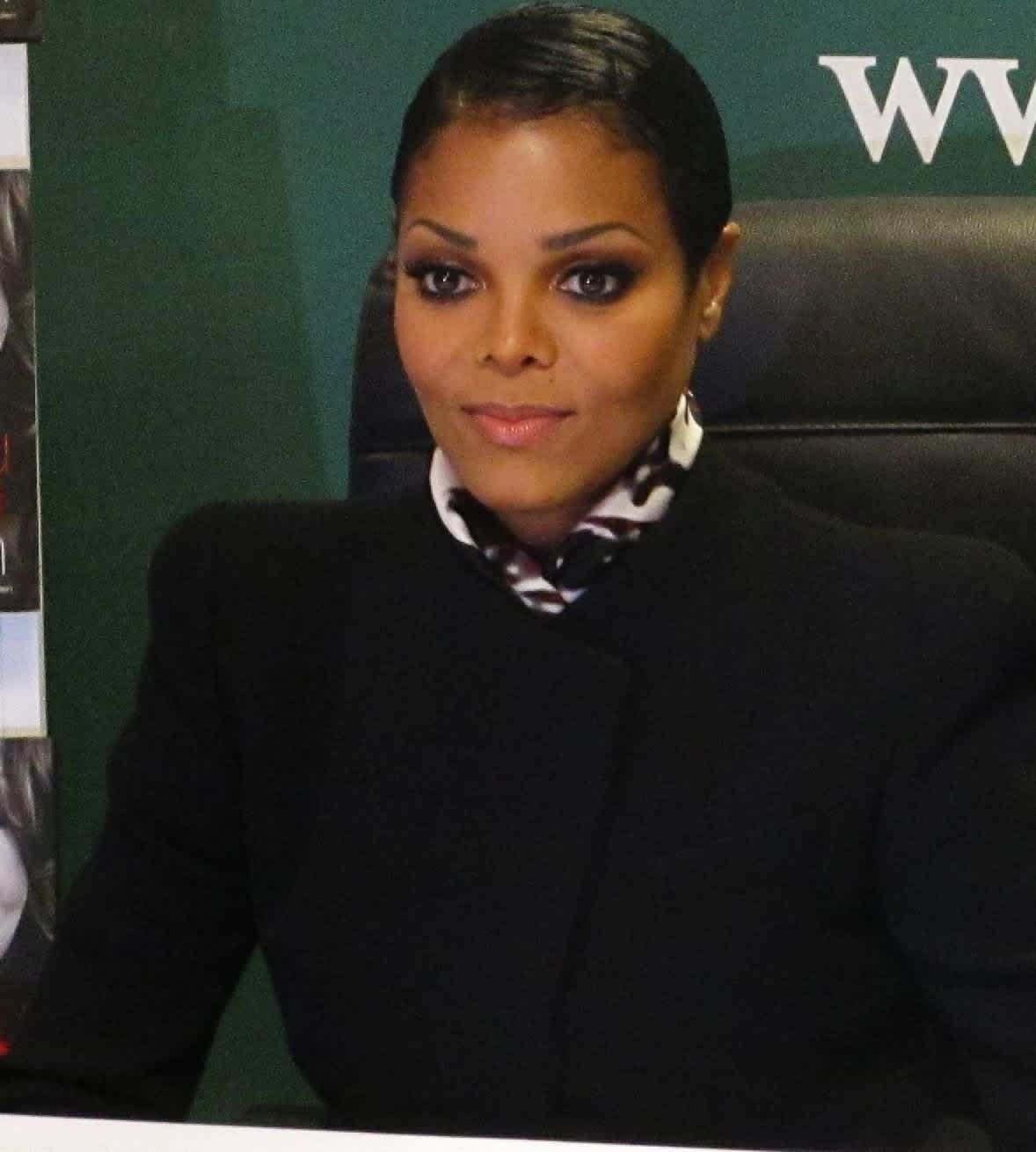Janet Jackson se convirtió al Islam y ahora no sabemos si el divorcio cambiará su fe.