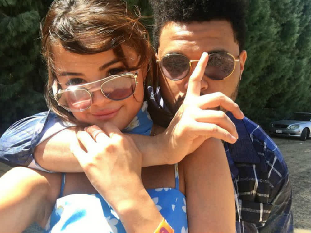 Apostó por su relación con el cantante canadiense The Weeknd.