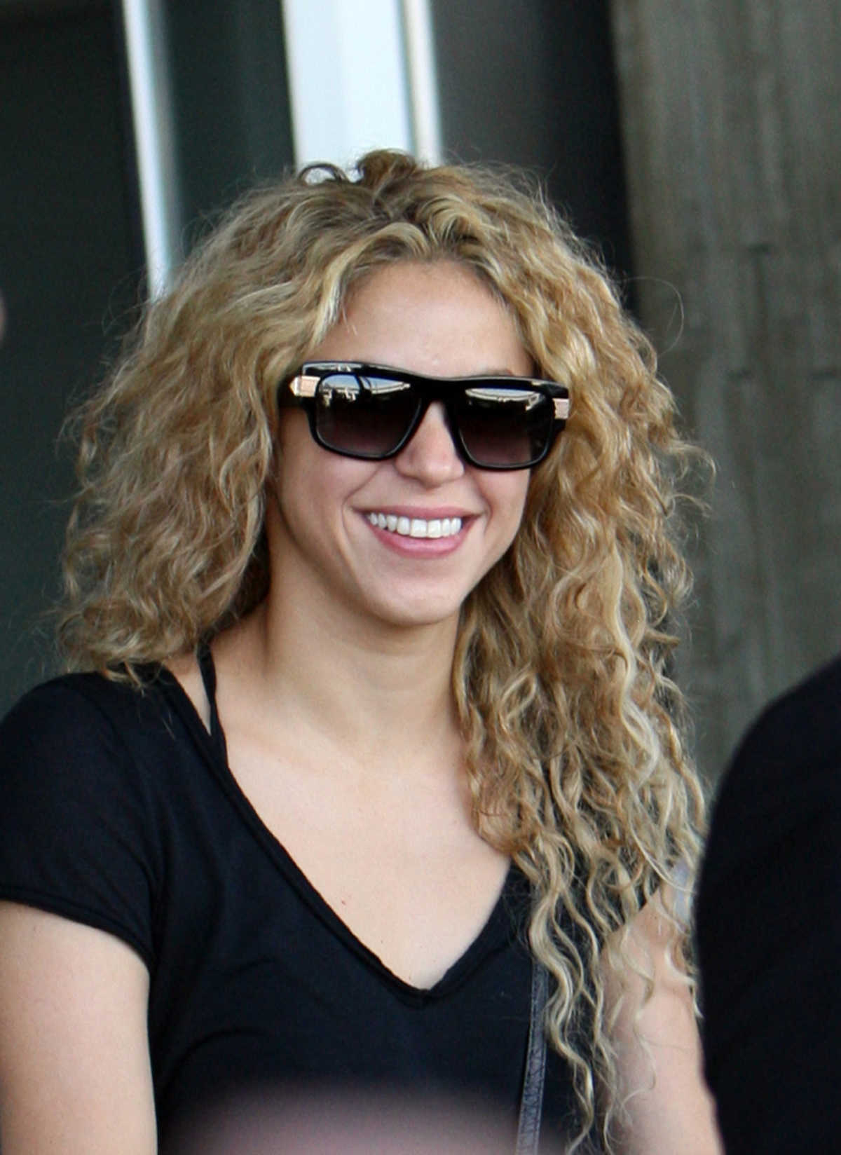 Shakira decided to show off her natural curls in this look from 2013.