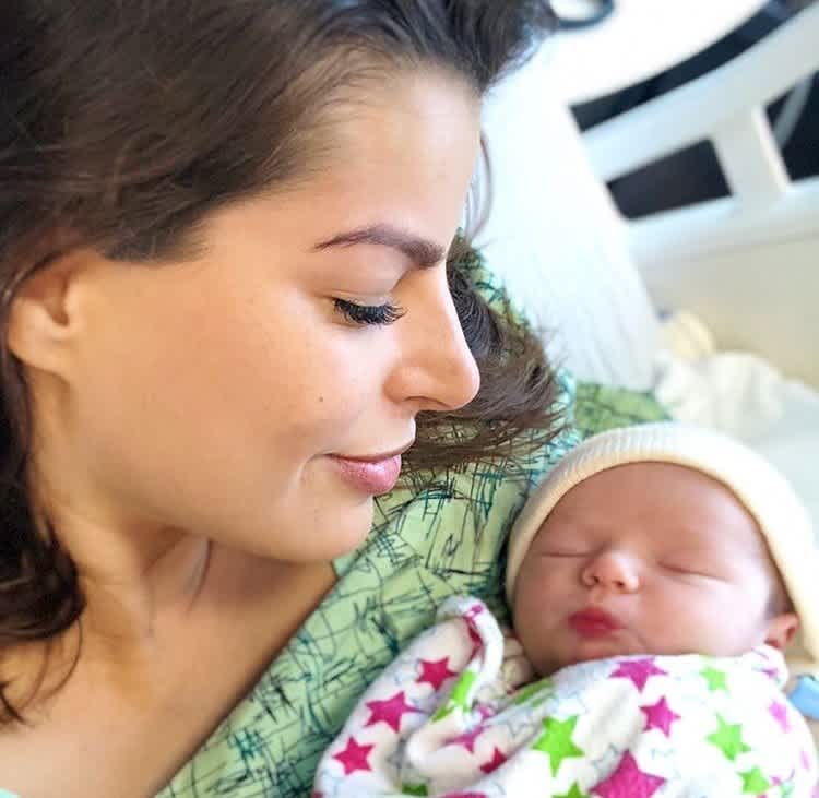 El varoncito de Bárbara Coppel se llama Bastien. El varoncito de Bárbara Coppel se llama Bastien.