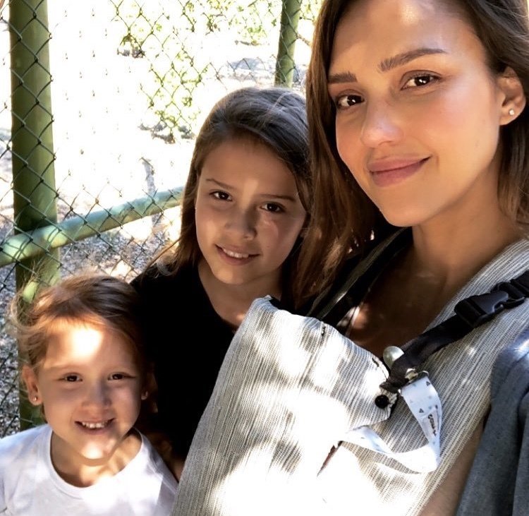 Jessica Alba le puso nombres muy memorables a sus hijas.