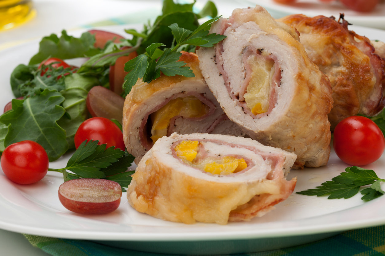 El arrollado de pollo argentino es un plato fuerte que puede hacerse de diferentes maneras.