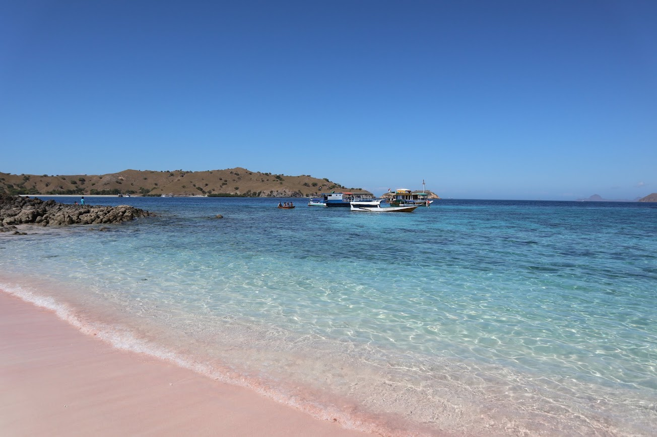 Indonesië_Flores_bootttocht_pink beach