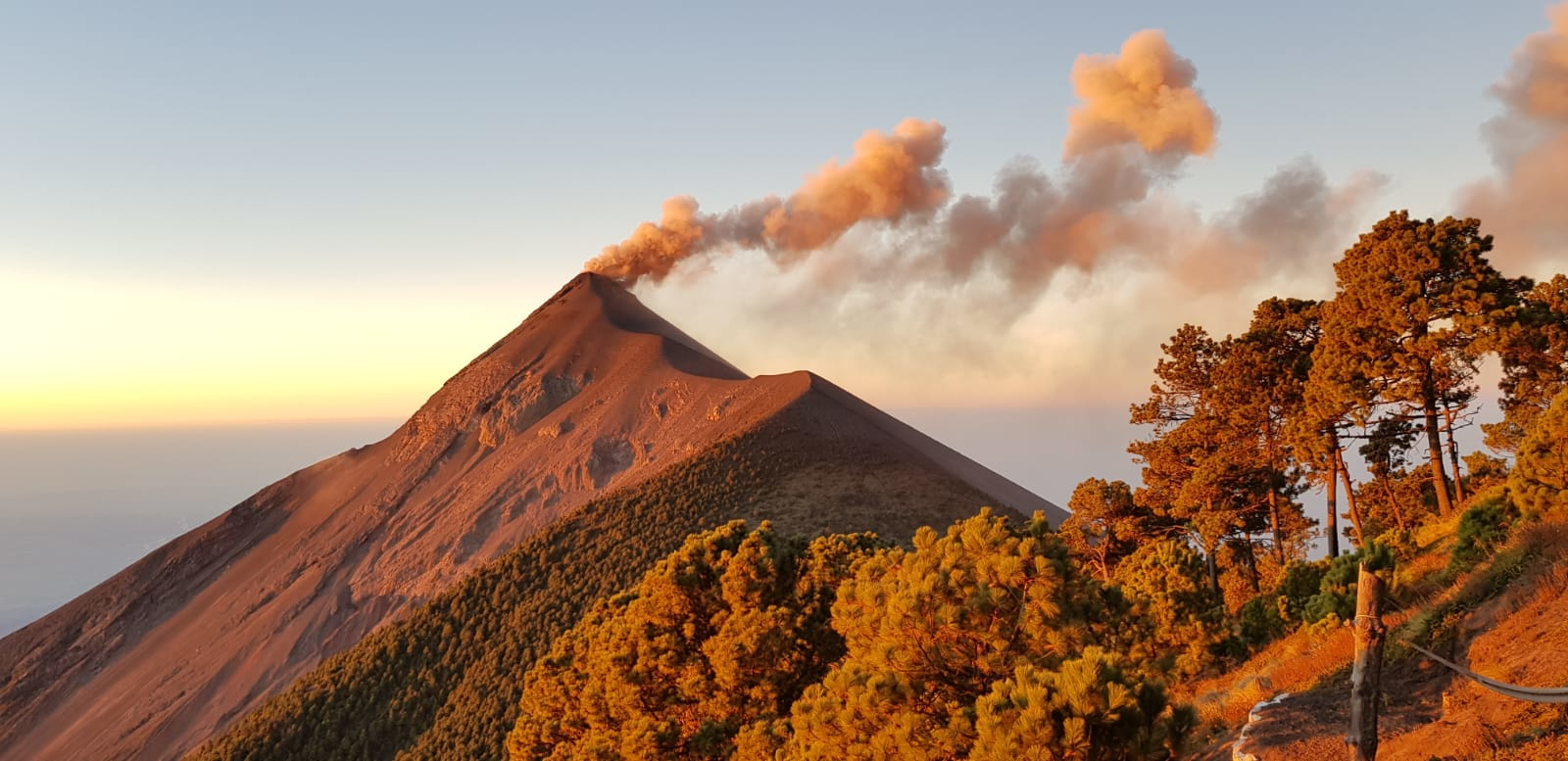 Midden Amerika_Guatemala_Antigua_Acetenango_uitzicht