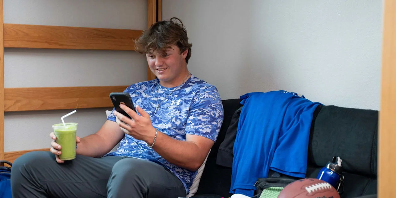 Online Identity for Athletes: Creating and Sharing Videos