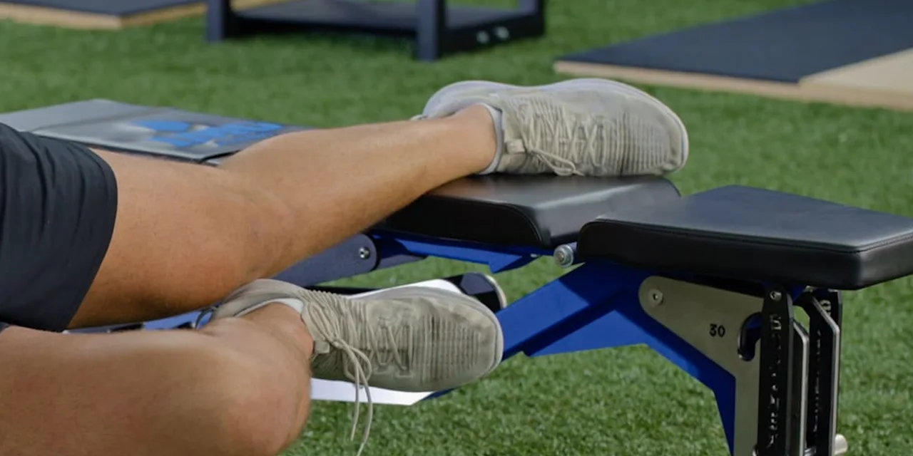 Patellar Dislocation Exercise: Copenhagen Plank