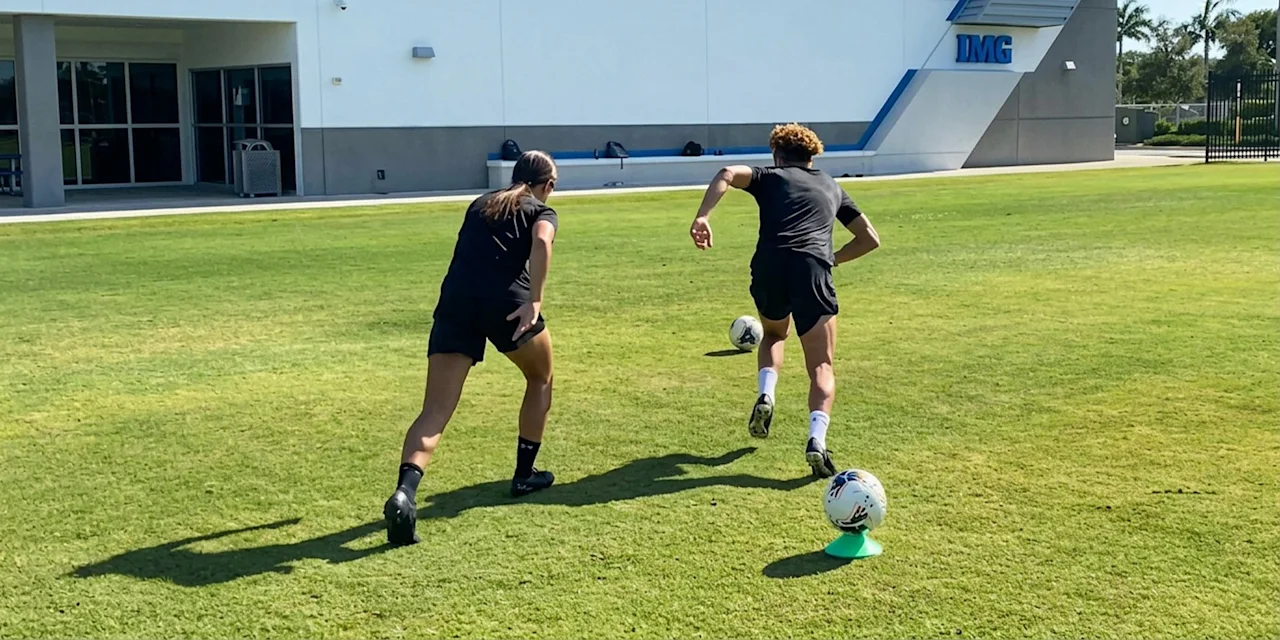 Prevent Turning: How to Defend in Soccer Against Forwards