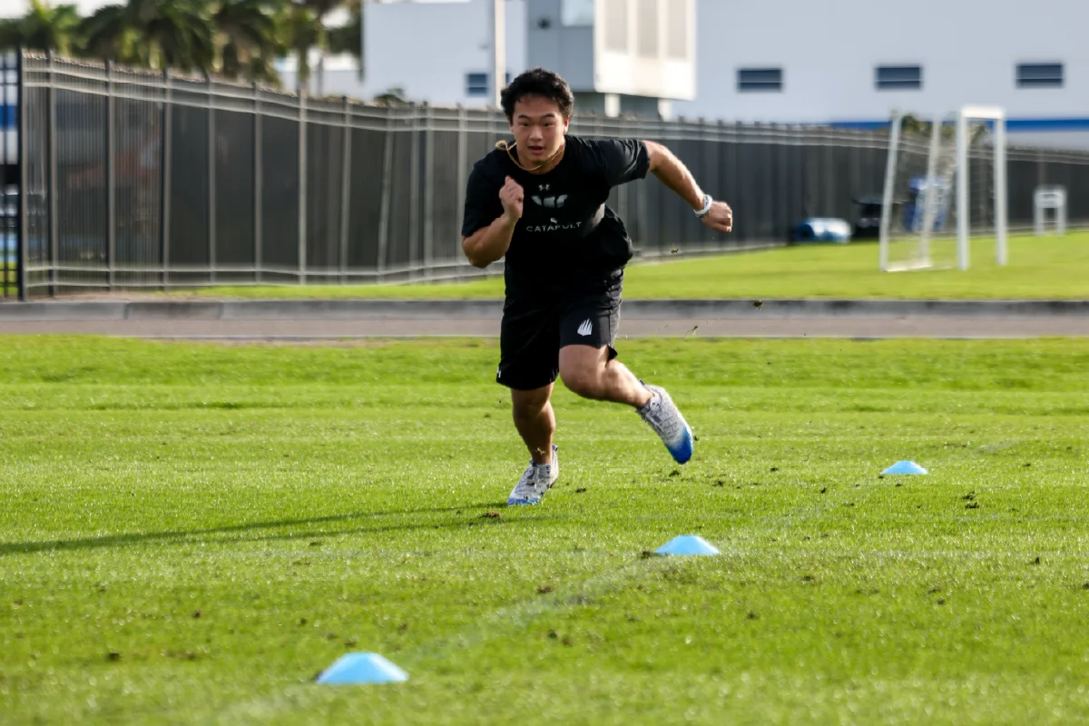 IMG Academy student-athlete performs cone and agility drills.
