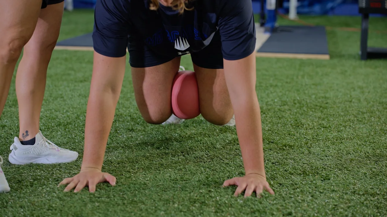 Corrective Exercise: Quadruped Knee Lift