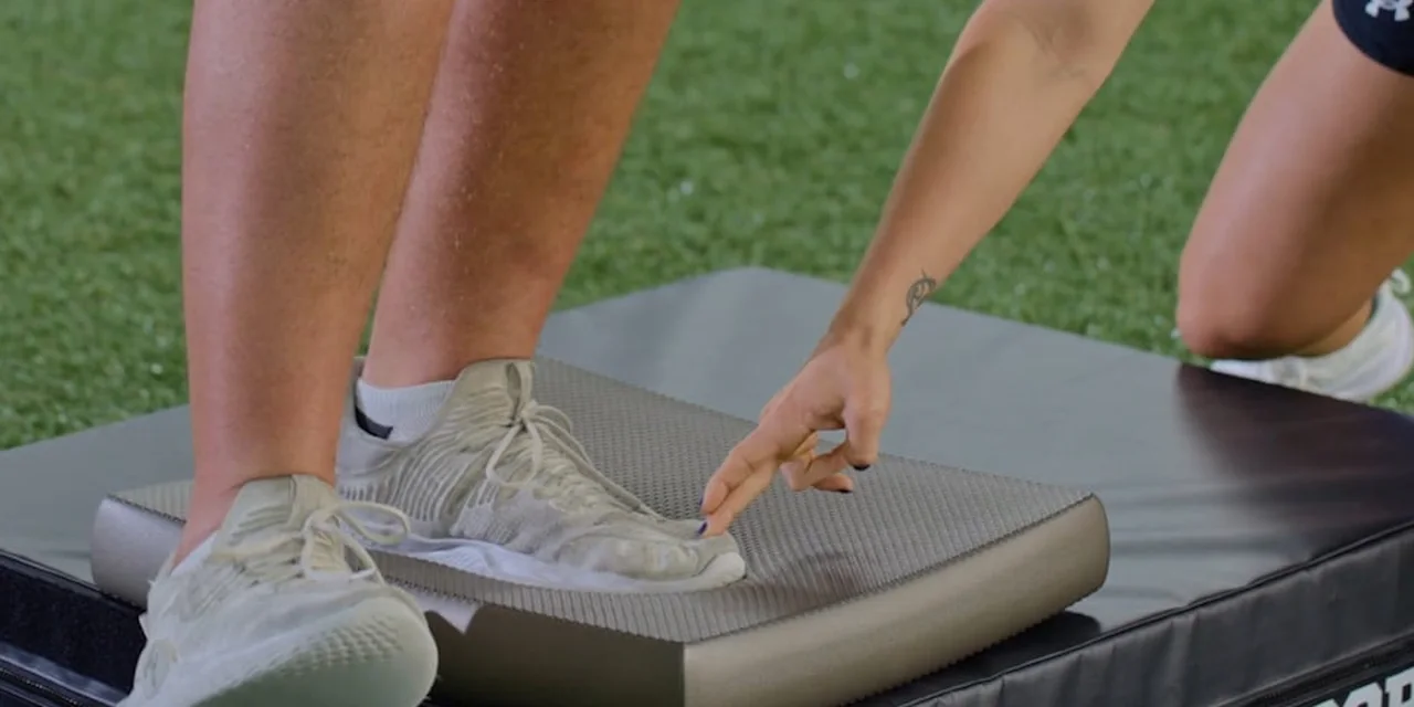 Kneecap Injury Exercise: Step Down With Balance