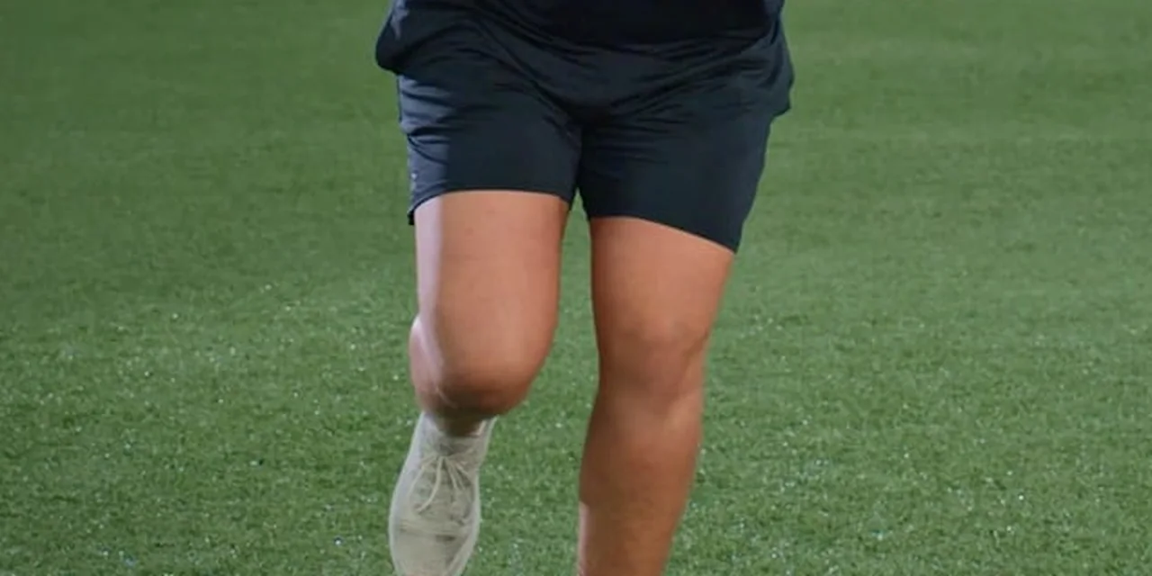 ACL Exercise: Double-Leg Jump to Single-Leg Landing