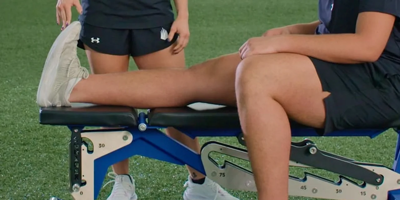 Kneecap Injury Exercise: Quad Set