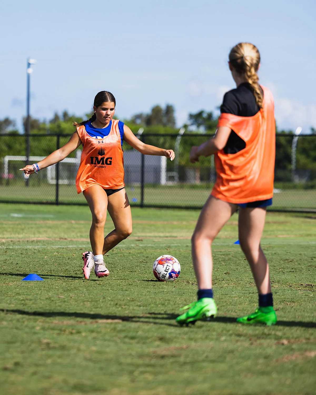 img-girls-soccer-camp-2