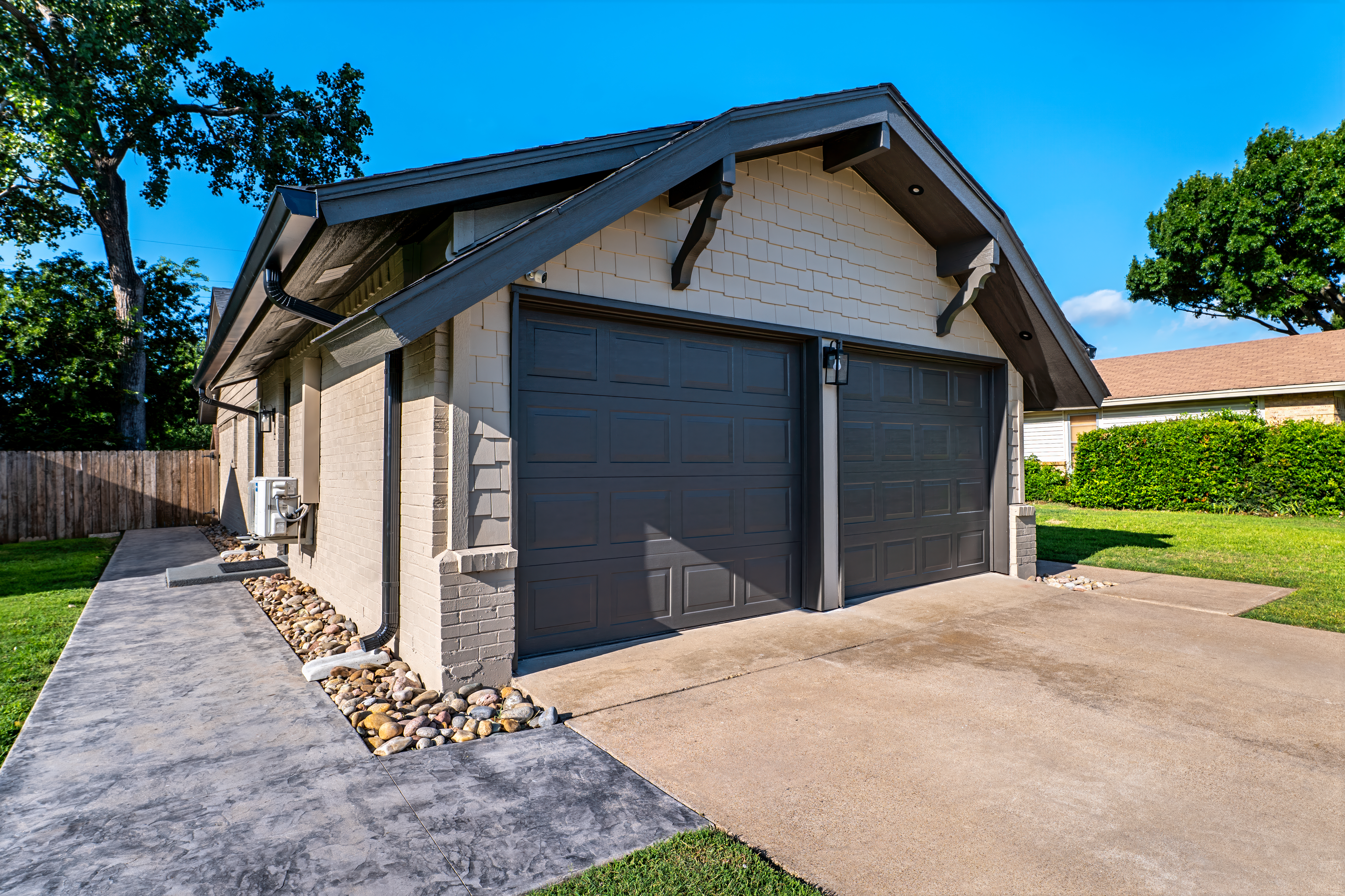 Image of the shake on a home