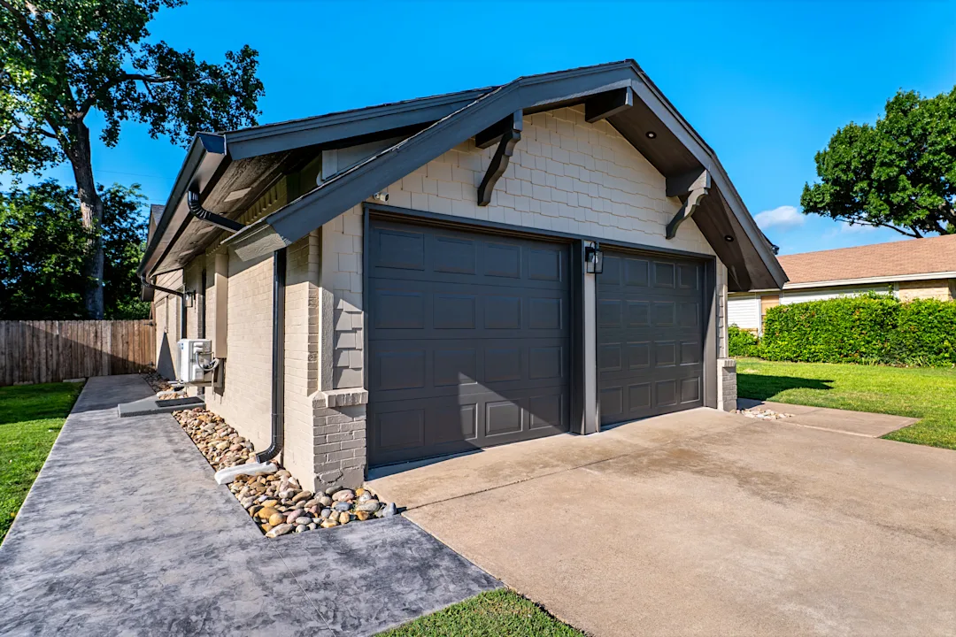 Image of the shake on a home