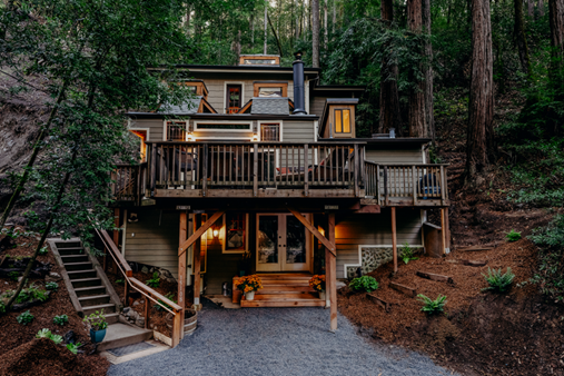 LP® SmartSide® ExpertFinish® Lap Siding Color Timberland Suede with Sand Dunes Trim