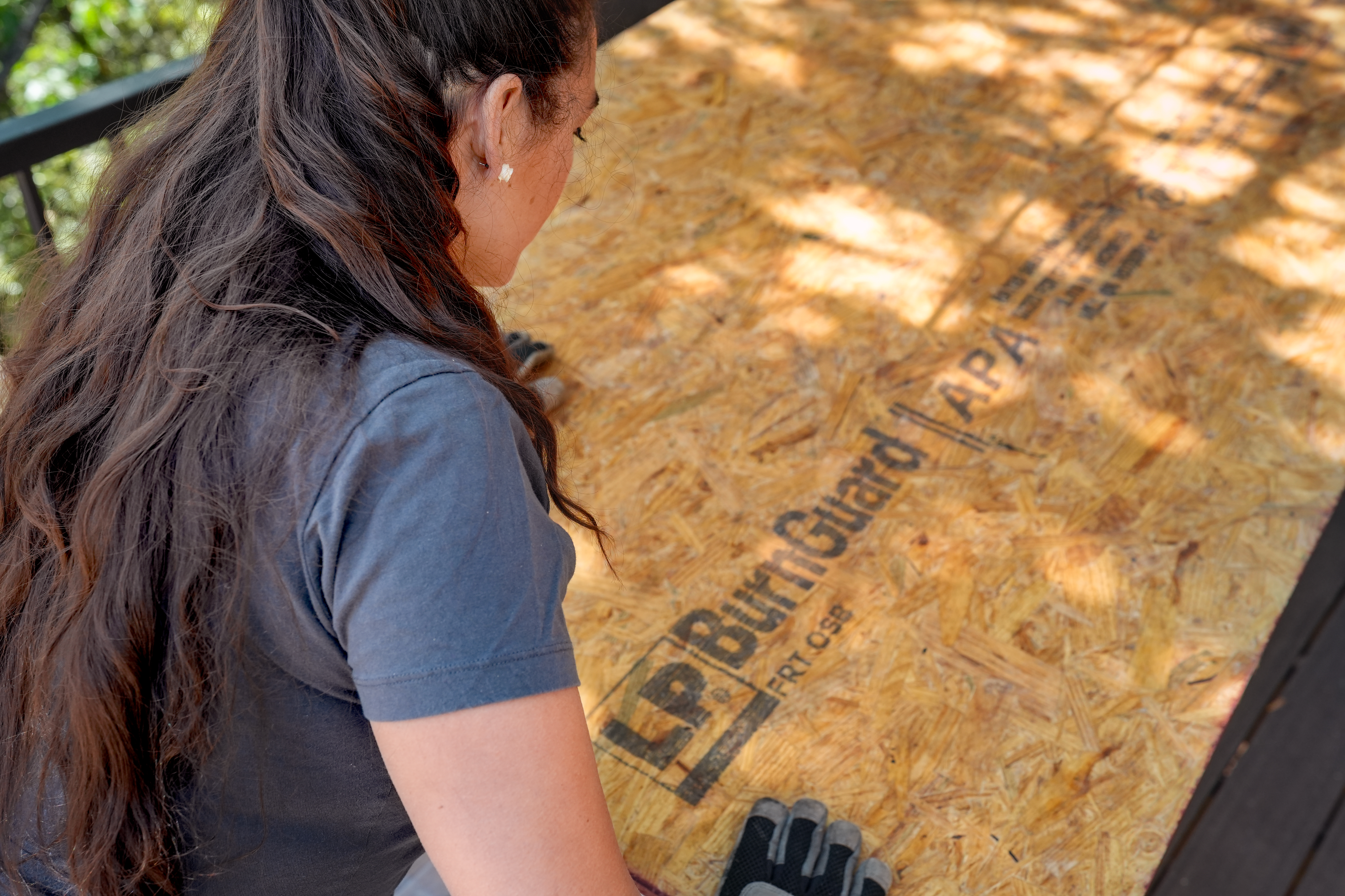 Learn how fire risk increases in the summer and how LP® FlameBlock® Fire-Rated Sheathing and LP BurnGuard™ FRT OSB products are designed to help provide fire-resistant product options and resilience in homes. 