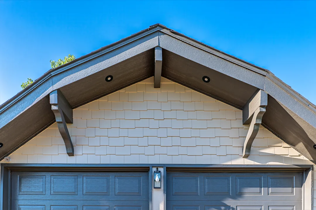 Image of the new shake on a garage