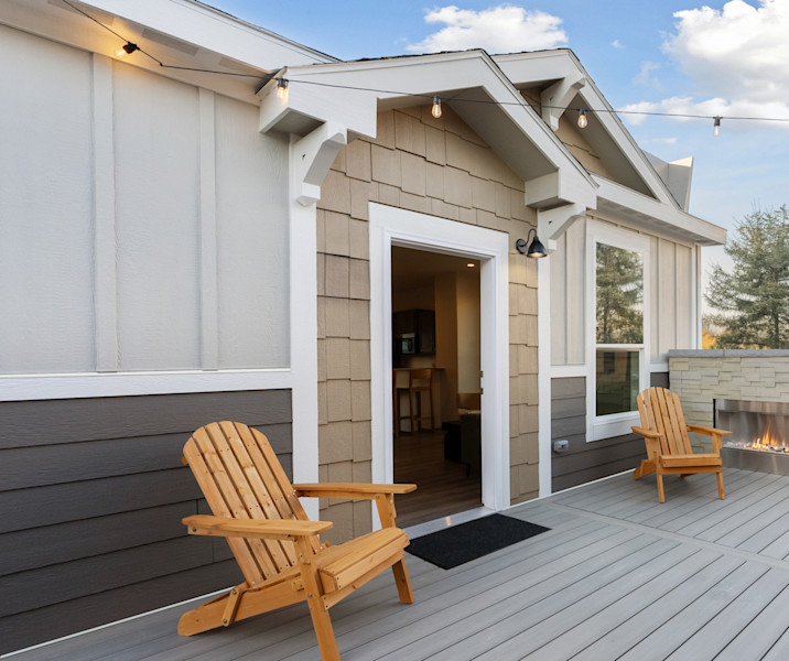image of siding on a front porch
